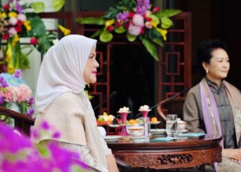 Mengintip Keakraban Ibu Iriana Joko Widodo dengan Madam Peng Liyuan