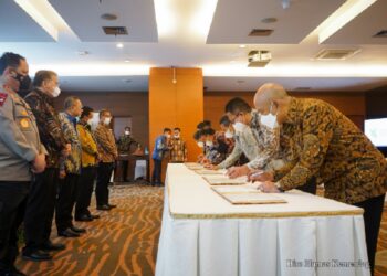 Menedag teken pakta integritas
