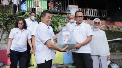 KKP restocking ikan di Kali Ciliwung