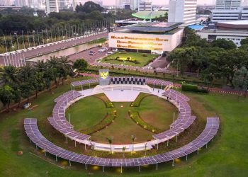 Puan Maharani Sebut PLTS di DPR untuk Selamatkan Bumi