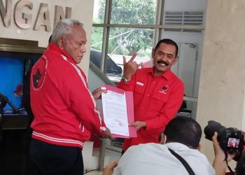 Komarudin Watubun: Dewan Kolonel Cari Muka dengan Puan Maharani