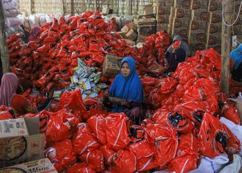 Ramadan Berkah bersama Masyarakat, PDI Perjuangan Bagikan 175 Ribu Paket Bansos di Madura