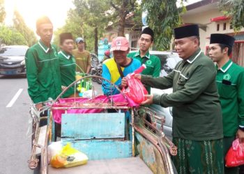 ISNU Sumenep Peringati Nuzulul Quran hingga Bagi-bagi Ratusan Paket Sembako