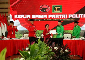 Ketua Umum PPP Serahkan Hasil Rapimnas kepada Megawati Soekarnoputri
