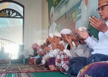 Ulama Bersama Warga Istigasah di Gersik Putih
