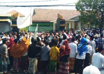 Soal Ponpes Al-Zaytun, Kantor Kemenag Sampang Didemo Ratusan Massa