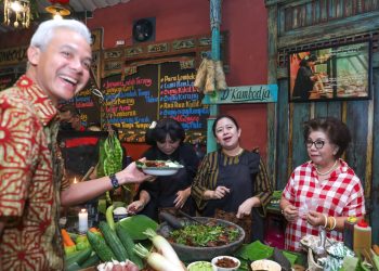 Ketika Puan Ngulek Sambel untuk Ganjar di Restoran Anne Avantie