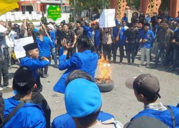 Aktivis PMII Demo Pemkab Sumenep