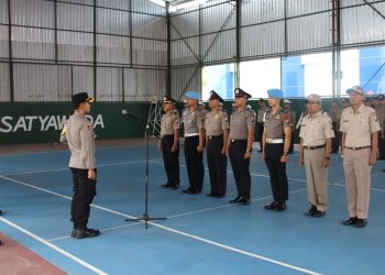 Pimpin Upacara Kenaikan Pangkat Puluhan Personel, Kapolres Sumenep Ingatkan Hal Ini