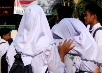 Pintu Utama SMK Negeri 1 Kalianget Disegel, Ratusan Siswa Terpaksa Dipulangkan