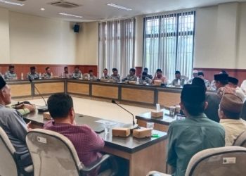 Datang ke DPRD Bangkalan, Guru Ngaji dan Madin Desak Insentif Tak Dihapus