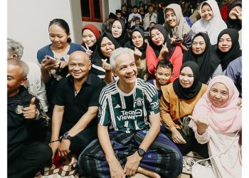 Top, Ganjar Pranowo Disambut Antusias di Ponpes Al-Falak Bogor