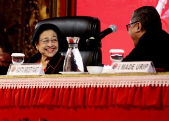 Hasto Minta Kader Promosikan “Leadership Style” Ganjar-Mahfud