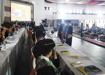 Tiga Guru Besar FEB UTM di Bangkalan Dikukuhkan, Ini Pesan Rektor
