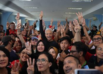 Alat Peraga Banyak Dicopot, Ganjar Minta Relawan Tidak Gentar
