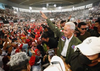 Sambut Ganjar, Ribuan Pensiunan ASN dan Purnawirawan TNI/Polri Sesaki DBL Arena Surabaya