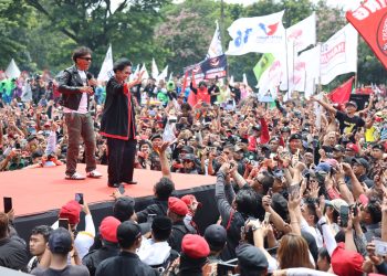 Kaka Slank Ajak Megawati Soekarnoputri Joget pada Hajatan Rakyat di Bandung