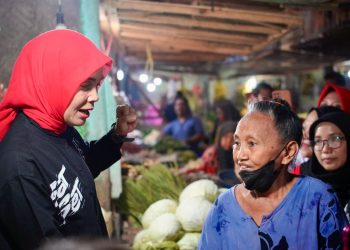 Siti Atikoh Blusukan ke Pasar Baru Probolinggo