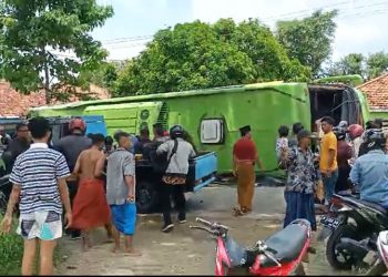 Kecelakaan Tunggal di Sumenep, Bus Berpenumpang Delapan Orang Terguling