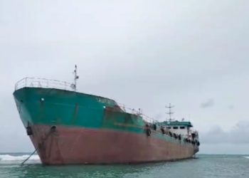 Kapal Tangker Tujuan Gresik dari Makassar Kandas di Pulau Kangean