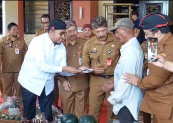 Bupati Fauzi Ajak Ratusan Abang Becak Makan Bersama