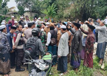 Dinilai Lecehkan KH. Ali Karrar Sinhaji, Alumni dan Simpatisan Pesantren MISDAT UD Laporkan Warga ke Polres Pamekasan