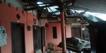 Hujan Deras Disertai Angin Kencang Rusak Sejumlah Rumah Warga di Sumenep