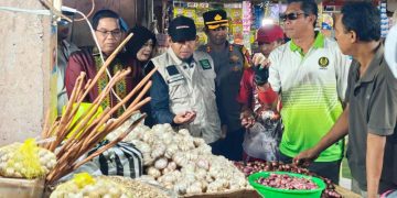 Jelang Ramadan, Bupati Sumenep Pantau Langsung Ketersediaan dan Harga Bapok di Pasar