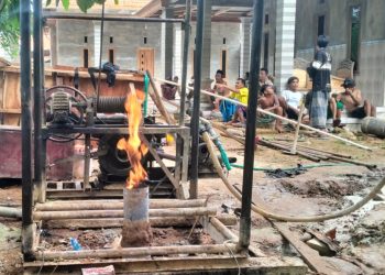 Sumur Bor Keluarkan Gas Gegerkan Warga Karduluk Sumenep